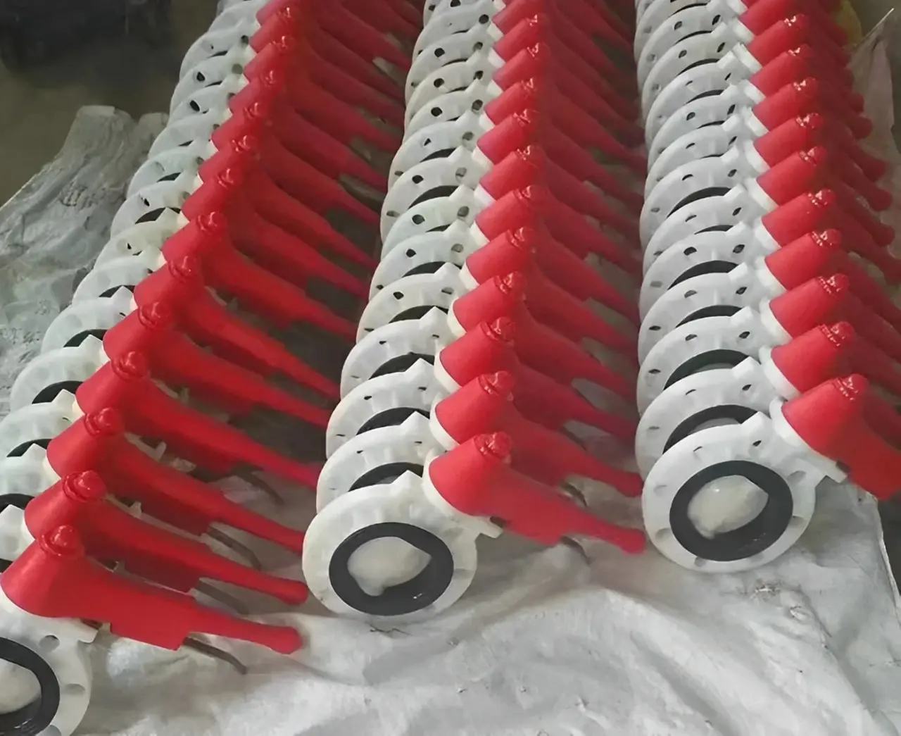 Van bướm nhựa tay gạt PVDF